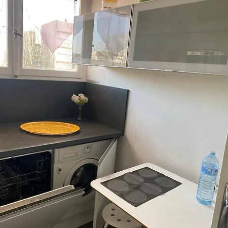 F2 Avec Grand Balcon Quartier Gare! * ميتز