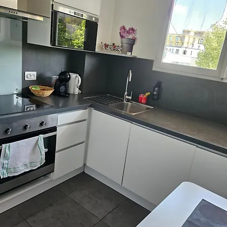 F2 Avec Grand Balcon Quartier Gare! * Мец