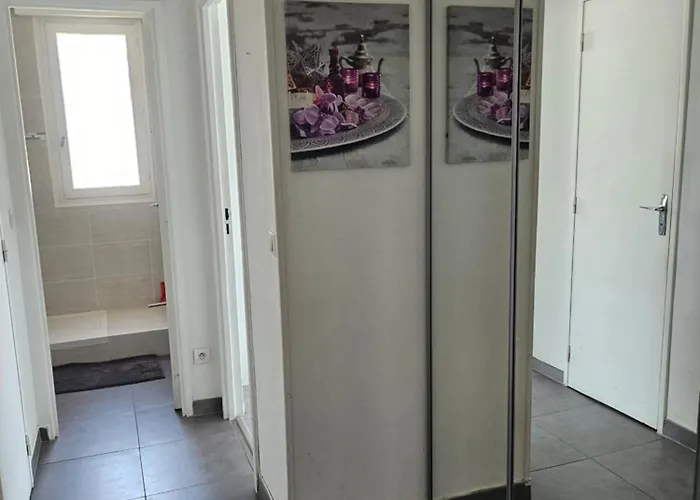 F2 Avec Grand Balcon Quartier Gare! Mety