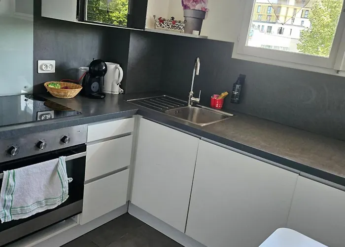 F2 Avec Grand Balcon Quartier Gare! * Mety